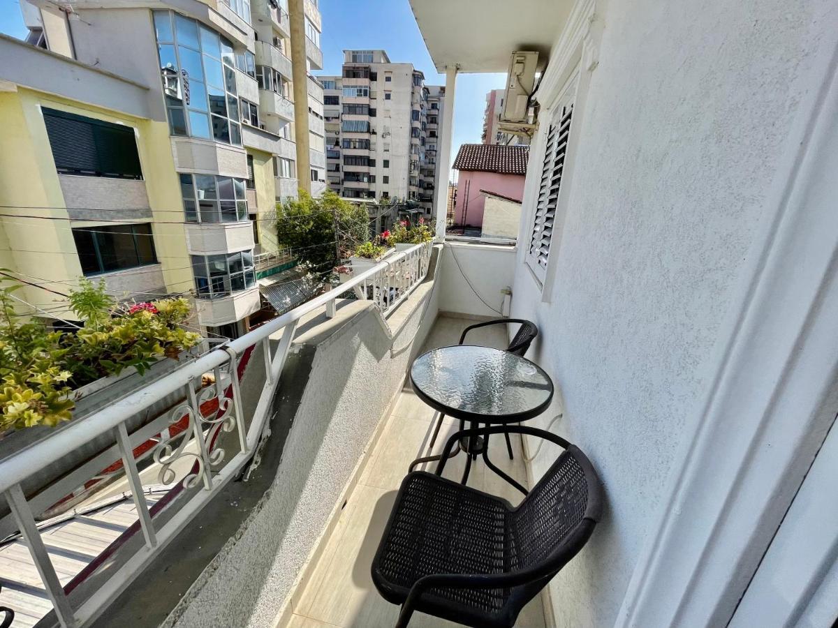Vila Ada Hotel Тирана Екстериор снимка